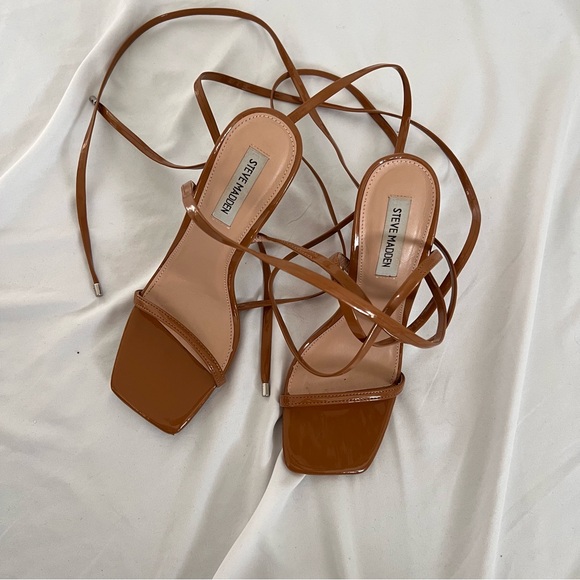Steve Madden Uplift Patent Heeled Lace Up Sandals in brown // size 8.5 - Picture 4 of 6